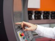 Operator prasy krawędziowej CNC (Tittmoning - TN-DE)