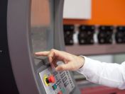 Operator prasy krawędziowej (Dornstadt-AS-GL-DE)