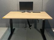 Biurko elektryczne z teleporterem