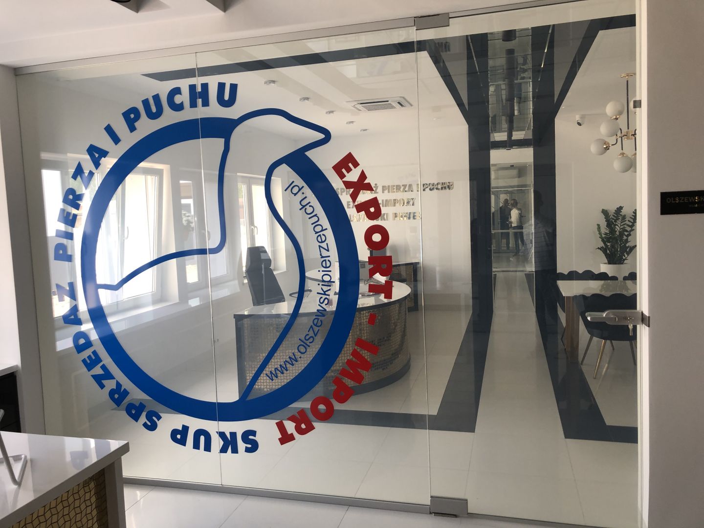 Ścianki szklane z folią inteligentną na pilota wraz z montażem Wrocław - Zdjęcie 1