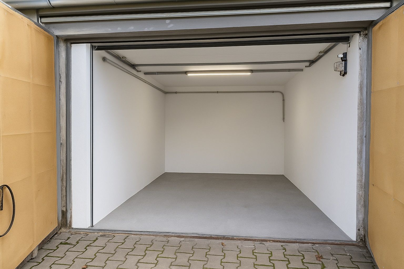 Garaż (17m2) okolice ul. Nowy Świat (Wrocław) Wrocław - Śródmieście - Zdjęcie 1