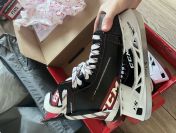 Sprdezam łyżwy hockejowe CCM Jetspeed