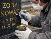 Dopiska liter na pomniku, dopisanie osoby na nagrobku, tel. 504-746-203,