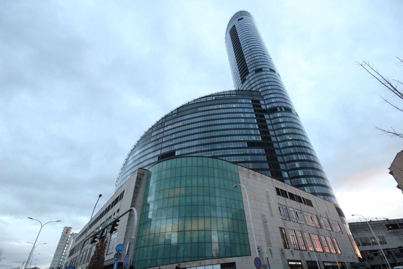 4pok, 155met, Sky Tower KOMÓRKA/GARAŻ/2013 (Wrocław) Wrocław - Krzyki - Zdjęcie 1