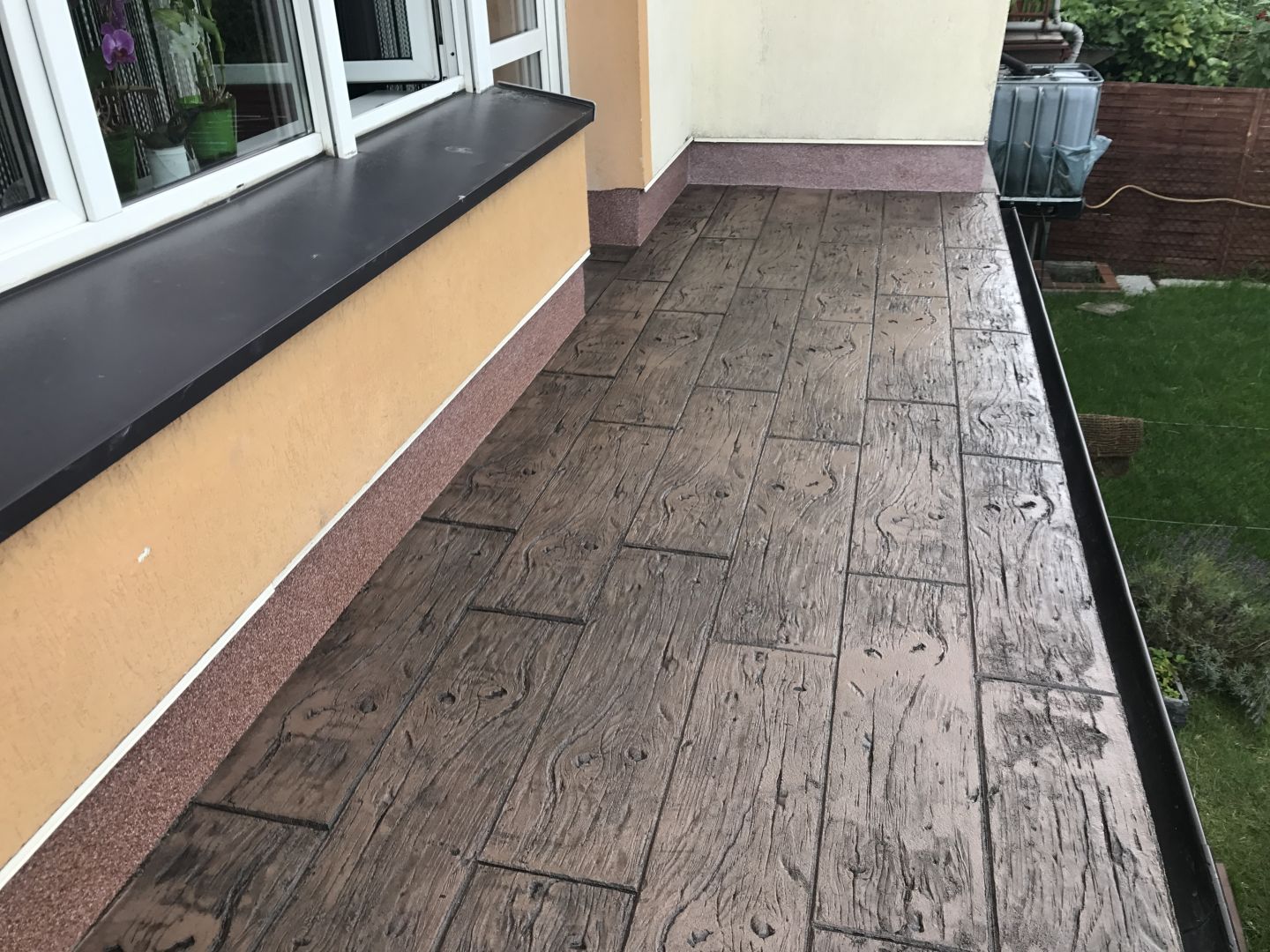 Taras Balkon Schody Bez Płytek Materiały Odporne Na Wodę I Mróz